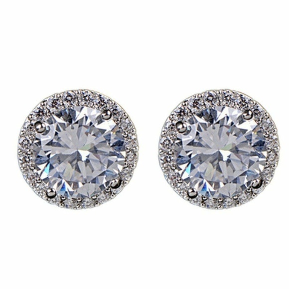 Beautiful 18K White Gold Plated Ear Stud Earrings - Picture 3 of 4
